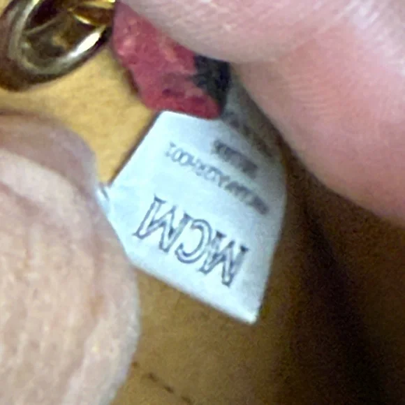 MCM Burgundy Leather Shoulder Bag with unbranded Gold Chain - Picture 3 of 16